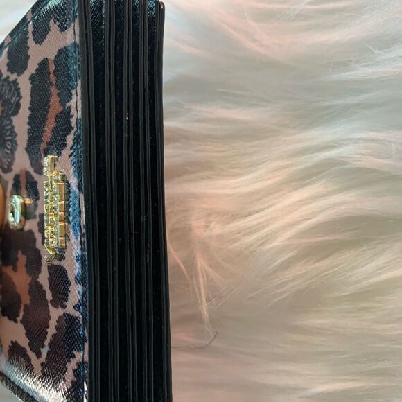 Victoria’s Secret Passport & Five Slot Credit Card Holder - Picture 6 of 9